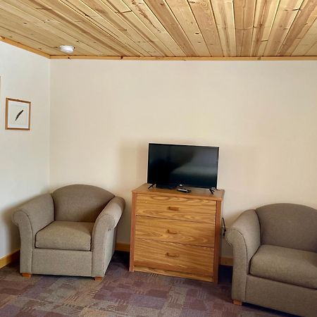 Hanging Horn Lakeside Resort Moose Lake Exterior foto