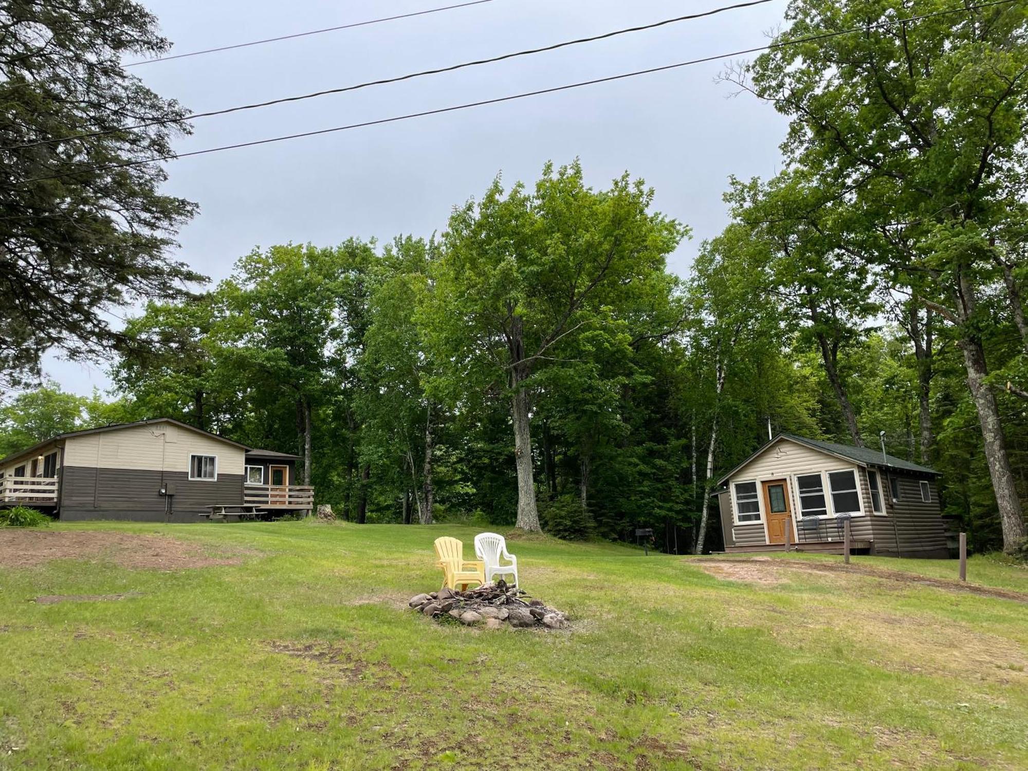 Hanging Horn Lakeside Resort Moose Lake Exterior foto