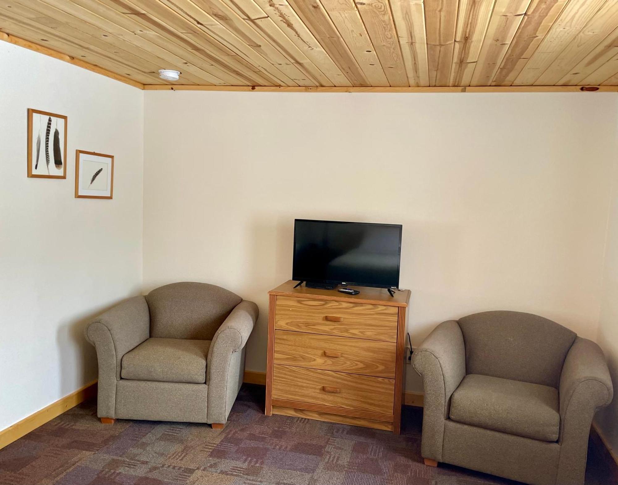 Hanging Horn Lakeside Resort Moose Lake Exterior foto