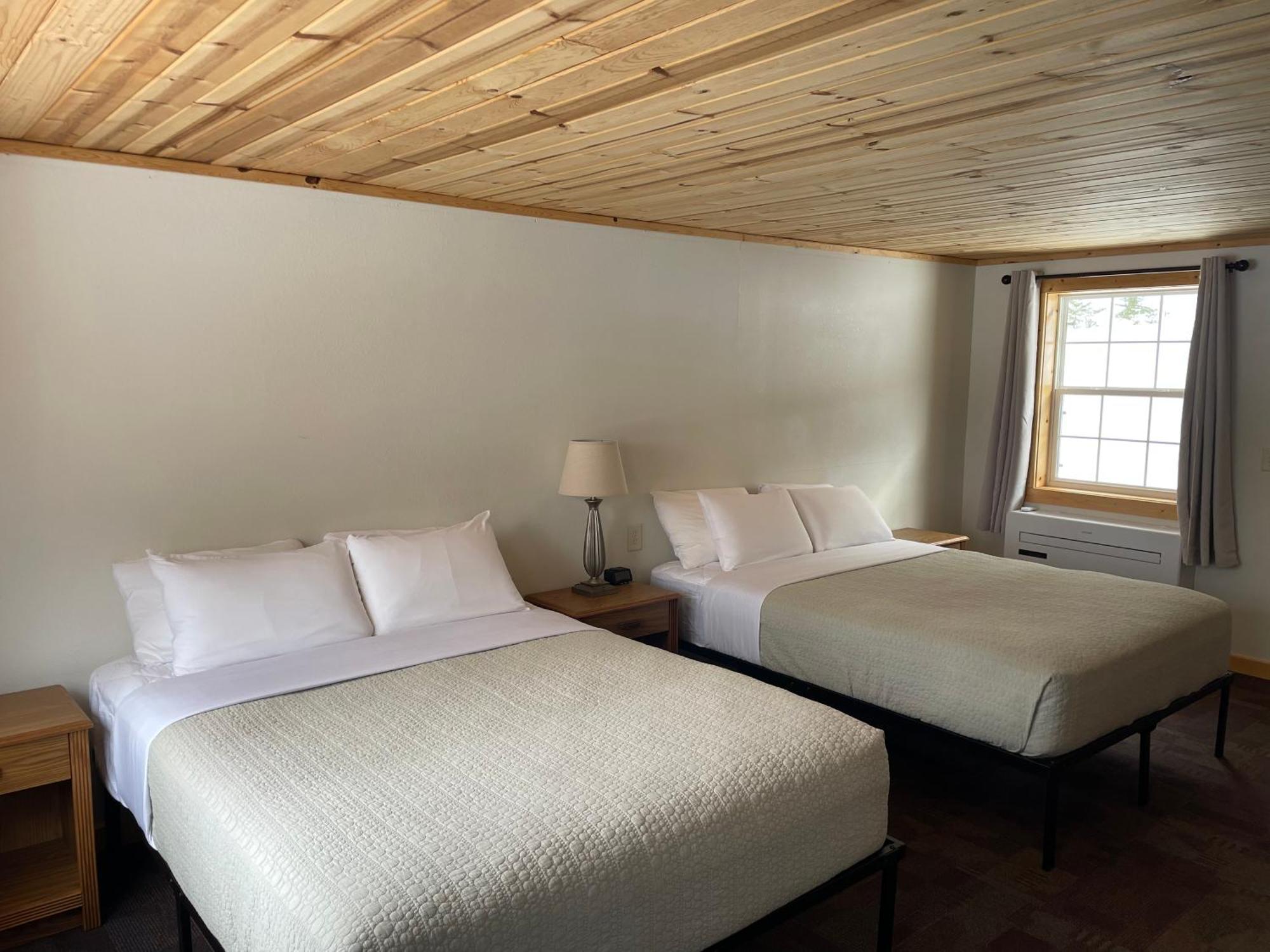 Hanging Horn Lakeside Resort Moose Lake Exterior foto
