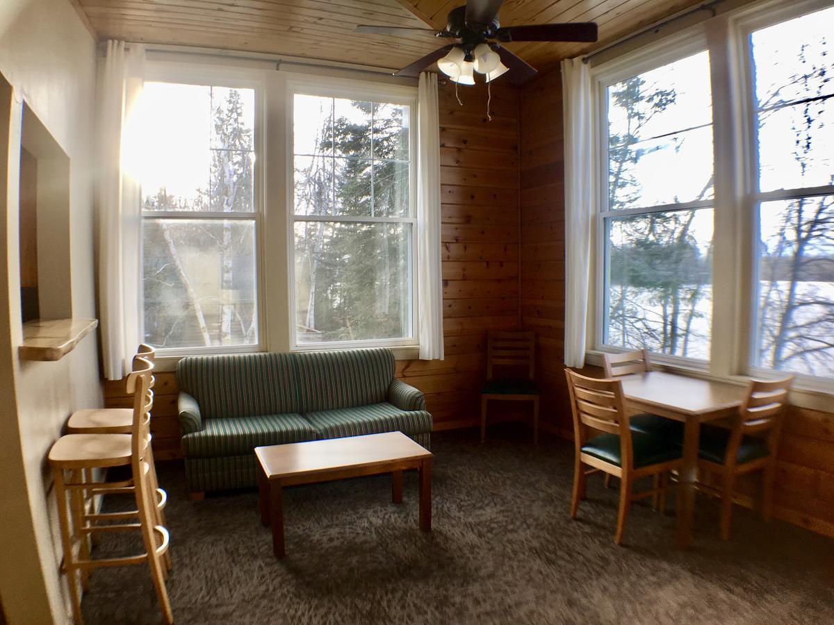 Hanging Horn Lakeside Resort Moose Lake Exterior foto